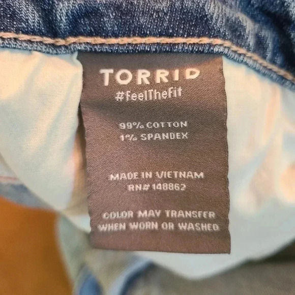 TORRID button fly jean - Picture 9 of 9